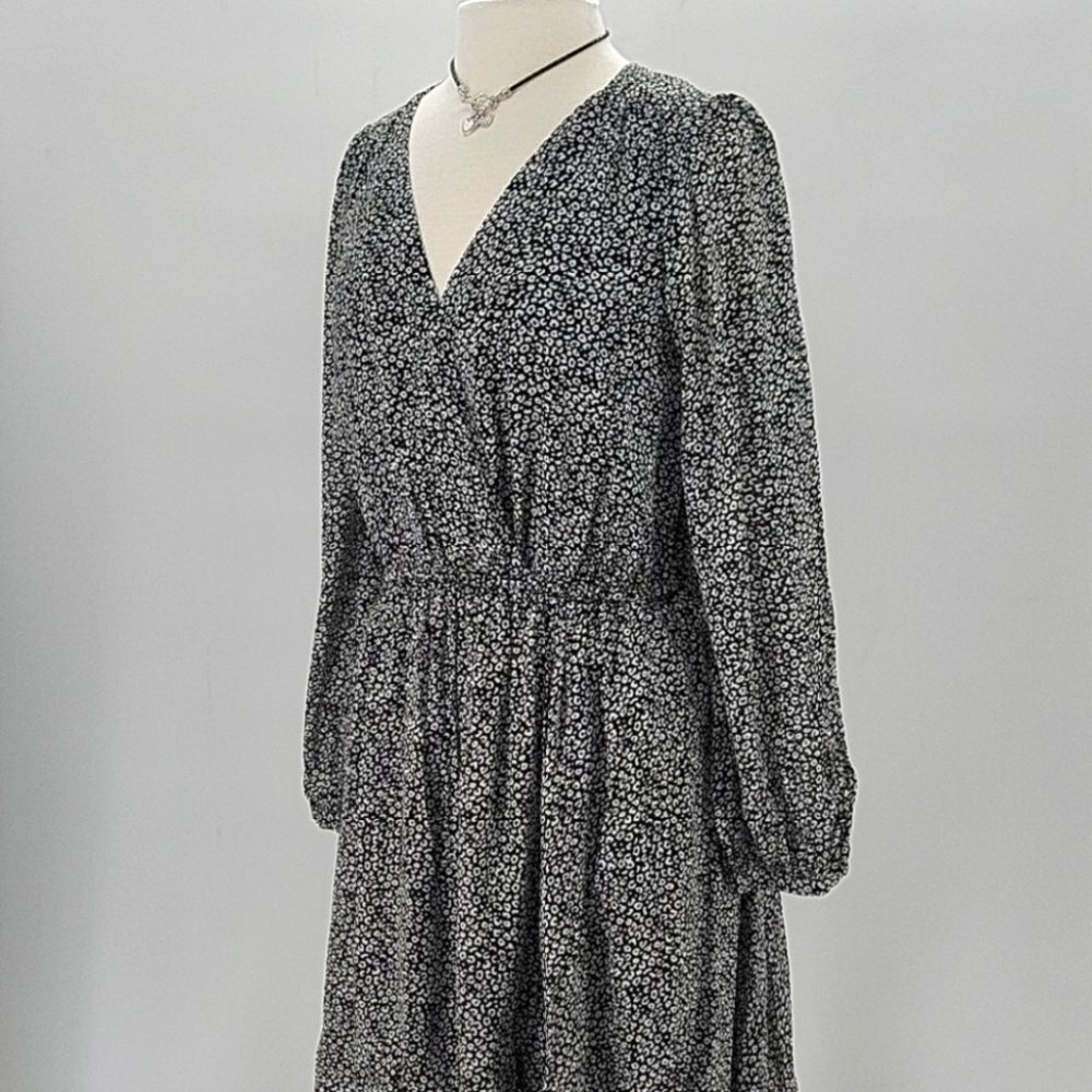 Maeve Carolyn Blk & White  Surplice Dress Size Medium NWT